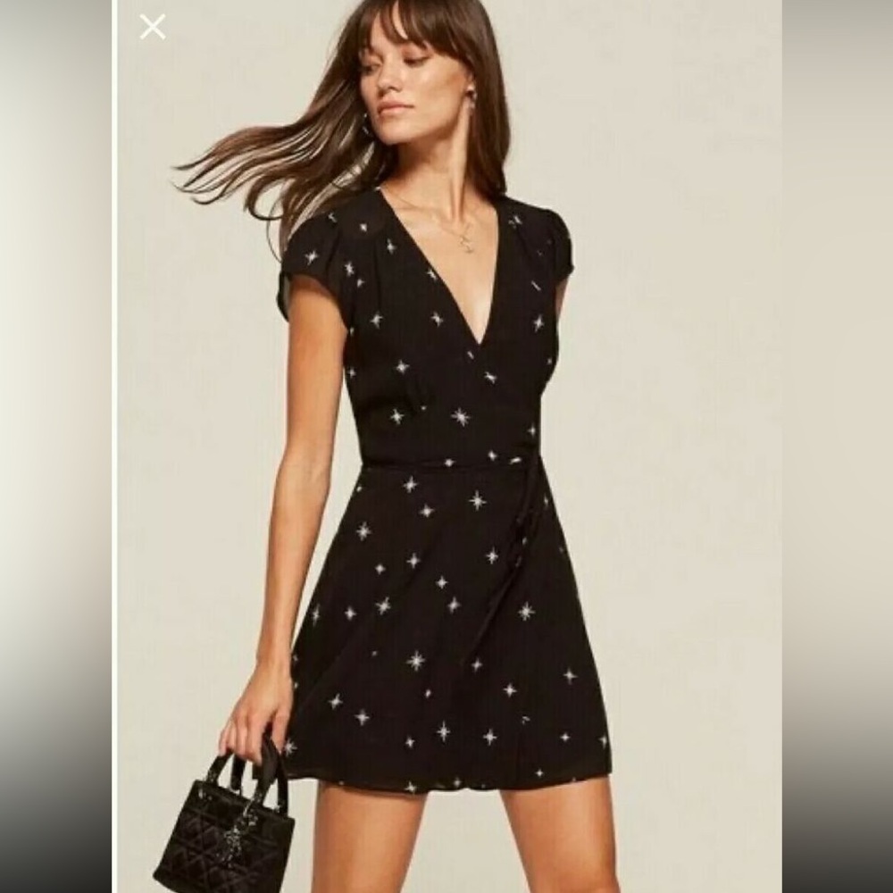 REFORMATION OYSTER MINI WRAP DRESS IN CONSTELLATION STAR PRINT S
